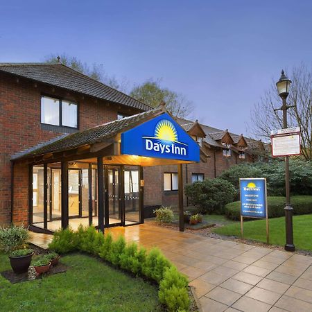 Days Inn Μέιντστοουν Εξωτερικό φωτογραφία