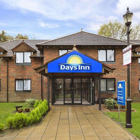 Days Inn Μέιντστοουν Εξωτερικό φωτογραφία